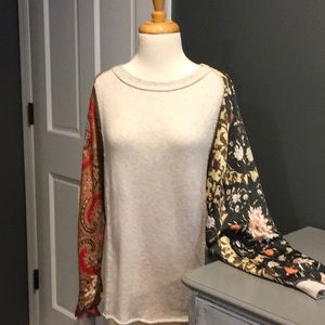 RARE Free People Top with Beautiful full Sleeves
